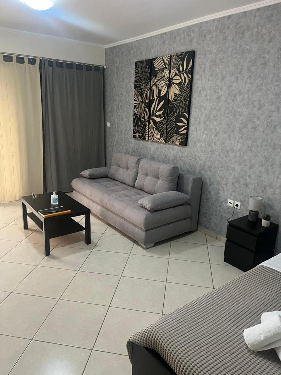 Avr Airport Deluxe Suites 4 Markópoulon Exterior foto